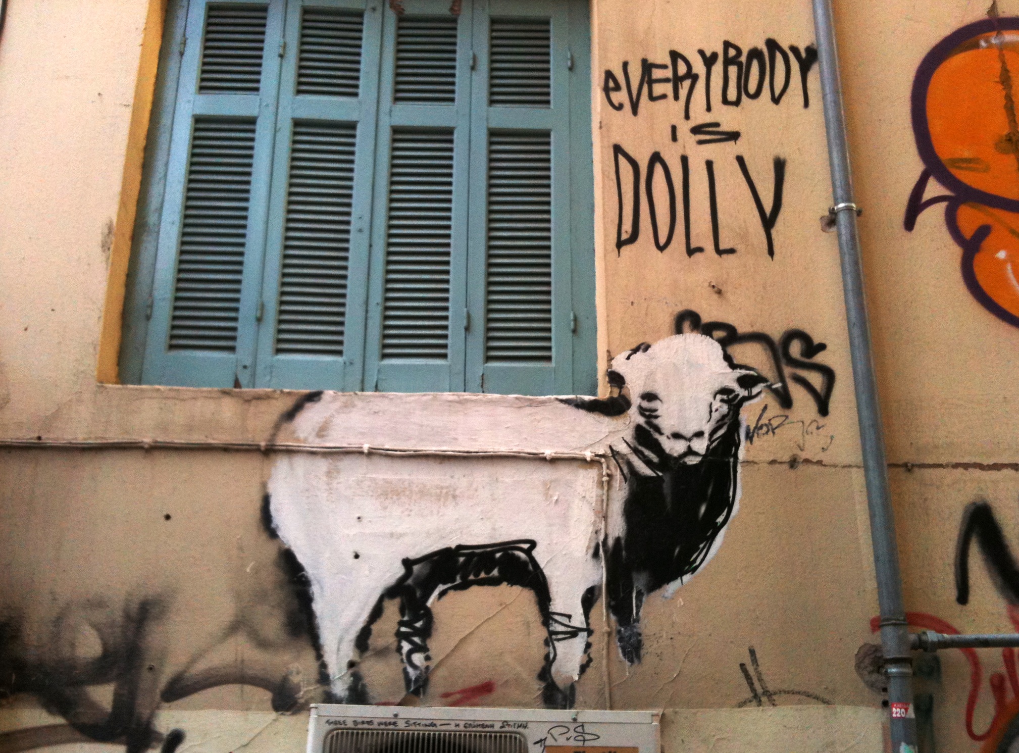 Framing cloning: Dolly and the monkeys